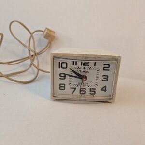 Vintage Timex Electric Alarm Clock Antique White, works great!